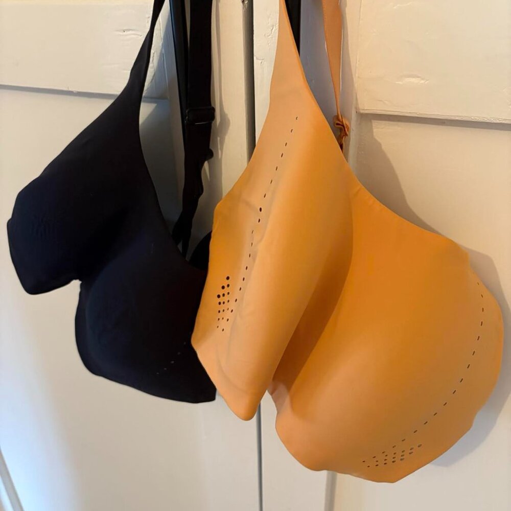 2 Lululemon Energy Sports Bras ā Size 34DDD ā Black & Orange ā Gently Worn - Picture 2 of 6
